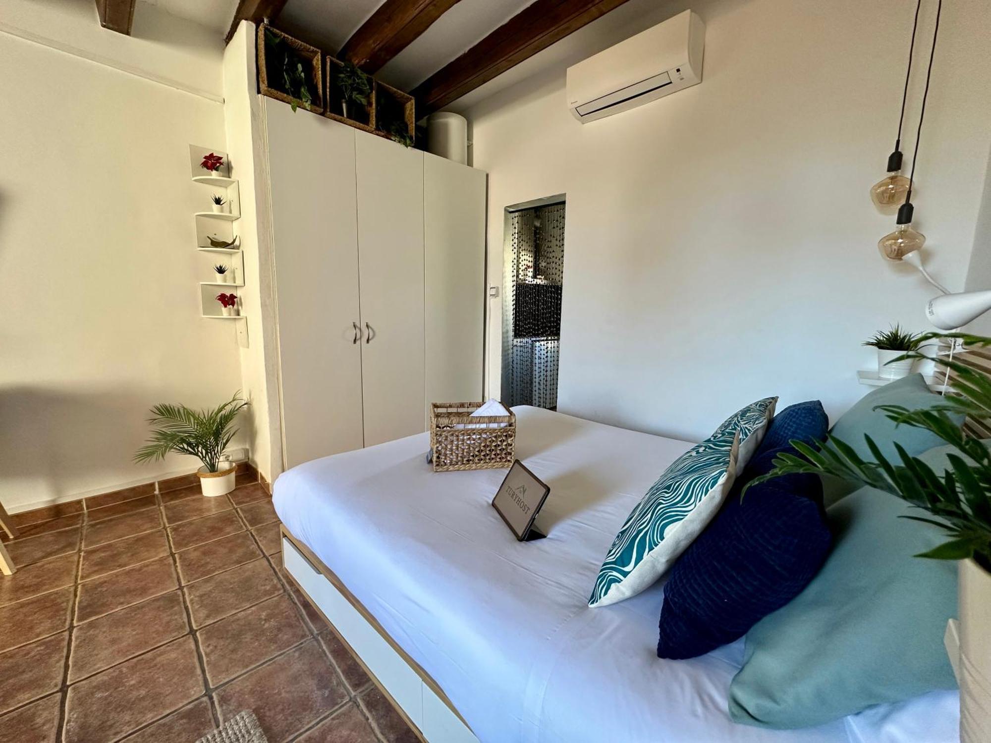 Taulat Loft L Poblenou Beach L Self Check In L Terrace Penthouse Barcelona Bagian luar foto