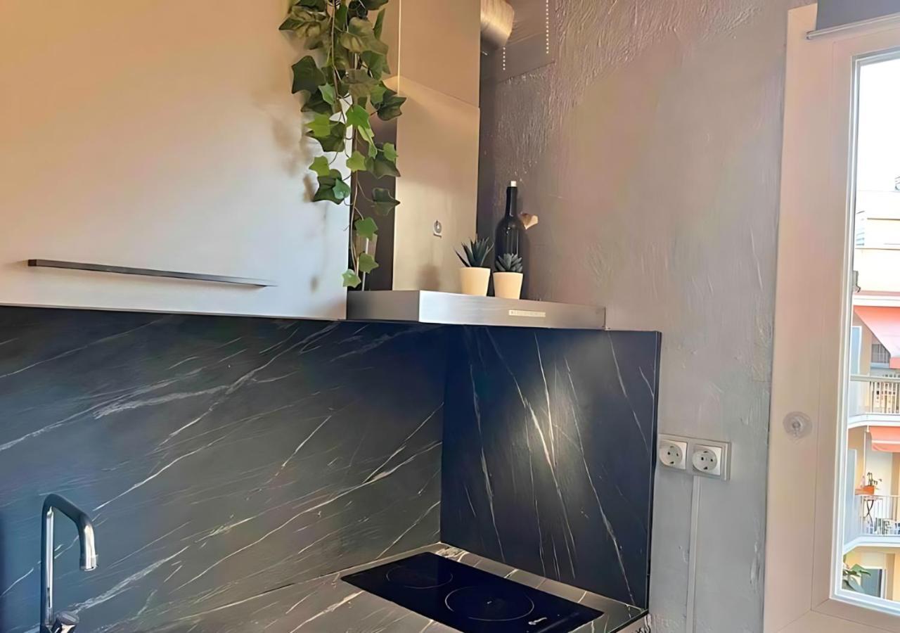 Taulat Loft L Poblenou Beach L Self Check In L Terrace Penthouse Barcelona Bagian luar foto