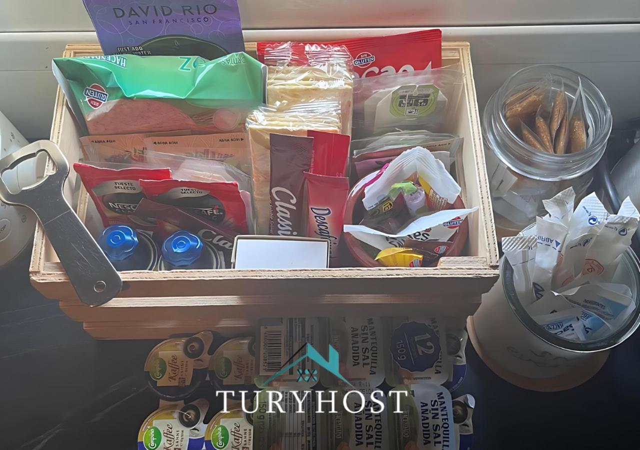 Taulat Loft L Poblenou Beach L Self Check In L Terrace Penthouse Barcelona Bagian luar foto