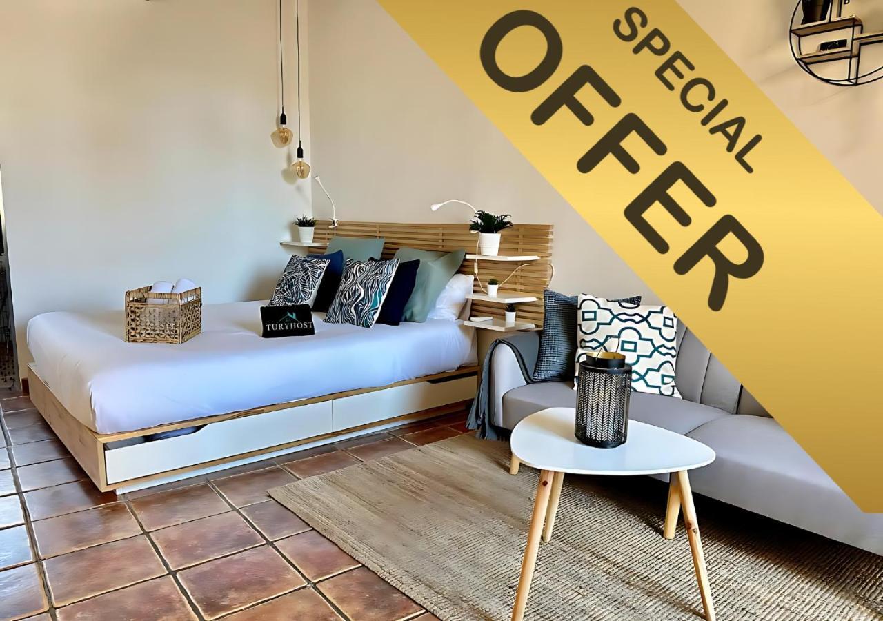 Taulat Loft L Poblenou Beach L Self Check In L Terrace Penthouse Barcelona Bagian luar foto